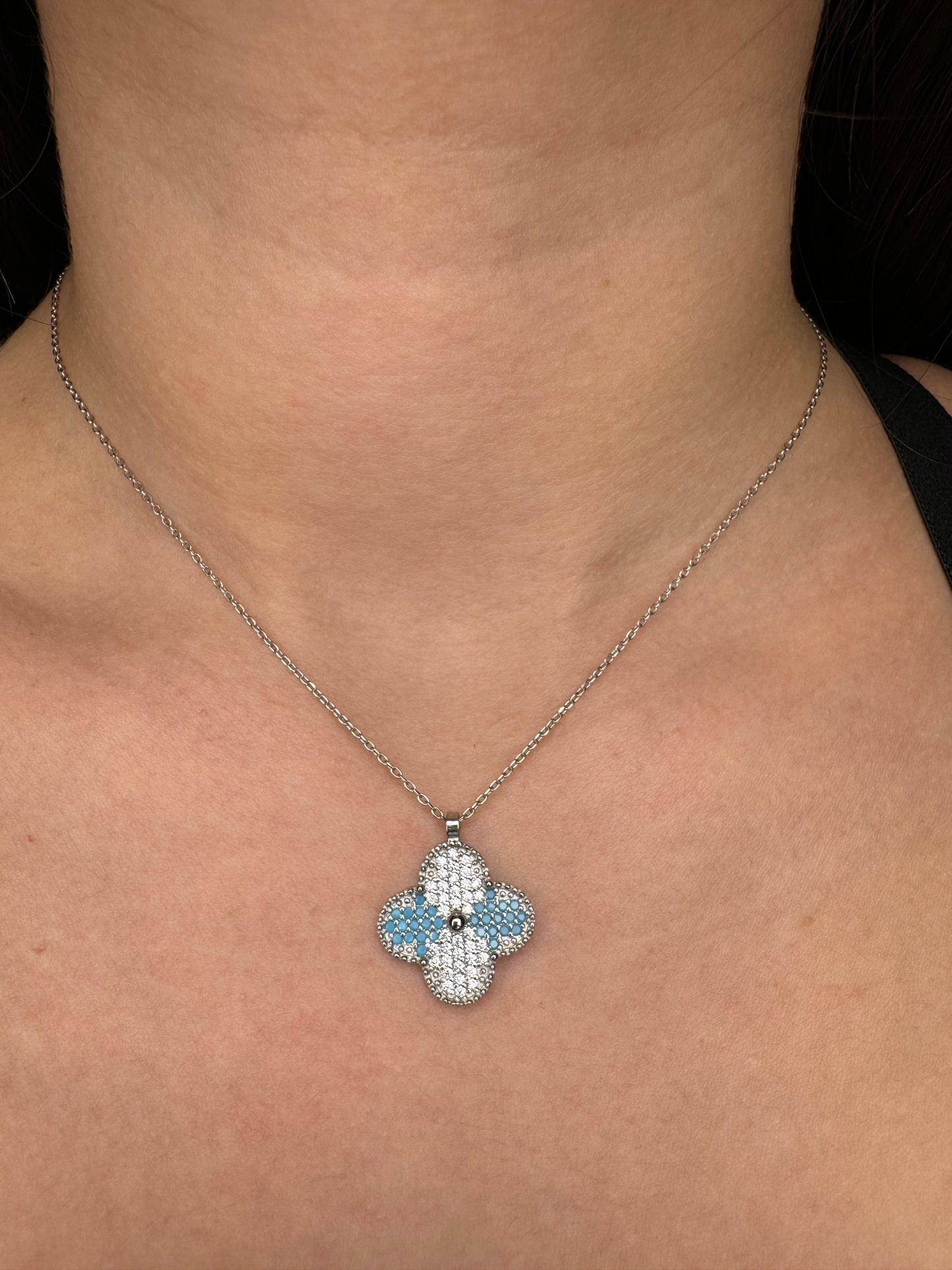 Clover Necklace silver and silver with Turquoise color adjustable length of 16-18 inches. 925 Plata de Ley