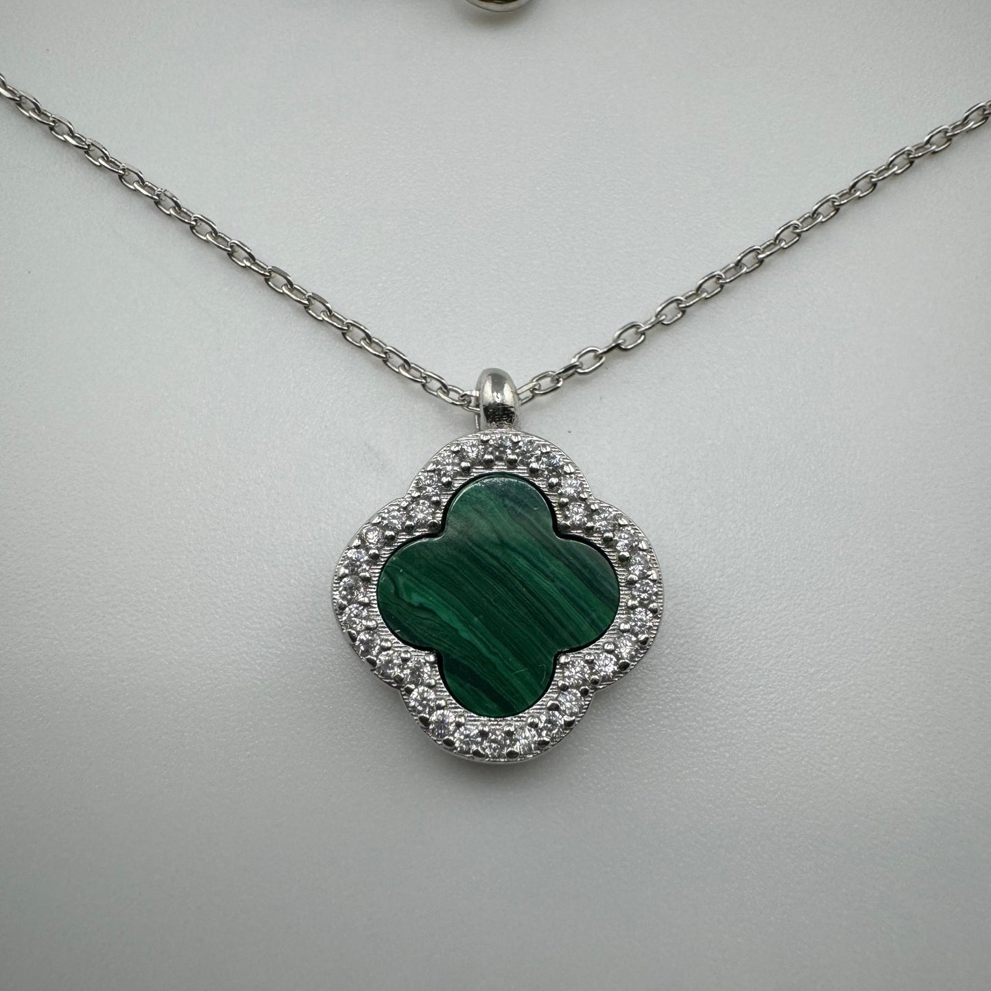 Clover Necklace Black, Green and white 925s Silver, collar Clover en verde, Negro y verde plata 925 cadena