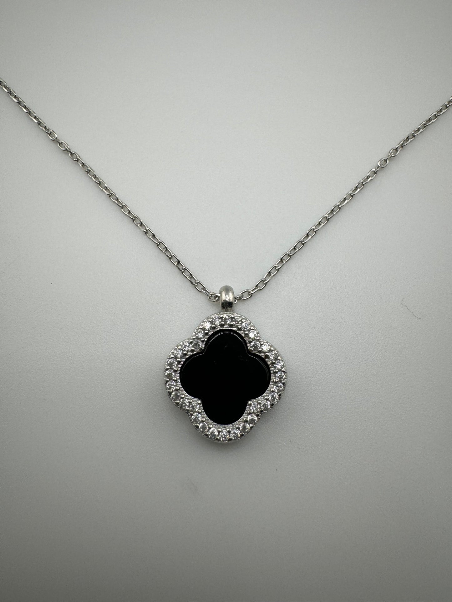 Clover Necklace Black, Green and white 925s Silver, collar Clover en verde, Negro y verde plata 925 cadena