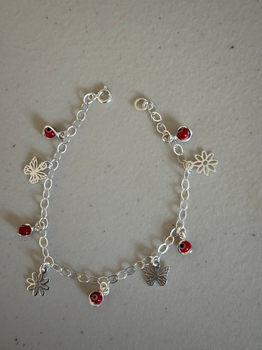 Butterfly Evil Eye Charm Bracelet- Red, 925s Silver, ojo de turco con mariposas y flor  colgando en plata 925